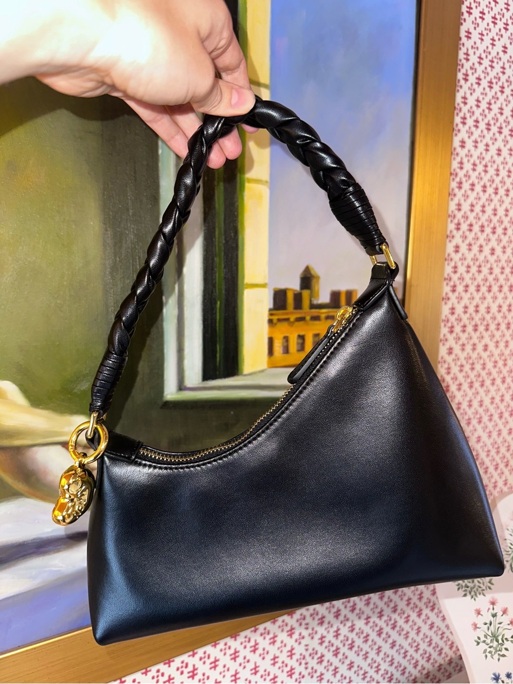 Aupen Nirvana Shoulder Bag in Black